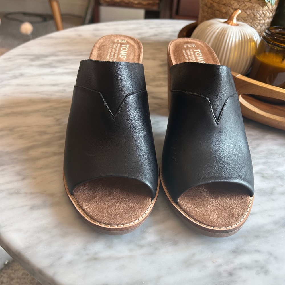 TOMS Majorca Mule black leather shoes